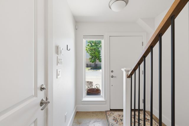 1282 N Prairie Avenue, Dallas, TX 75204