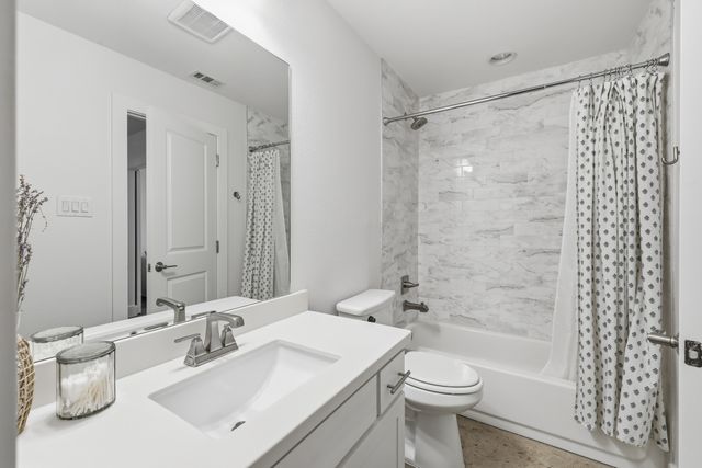 1282 N Prairie Avenue, Dallas, TX 75204