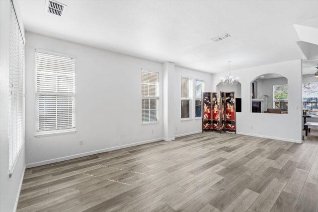 36 Holden Ct, Sacramento, CA 95835