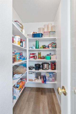 36 Holden Ct, Sacramento, CA 95835