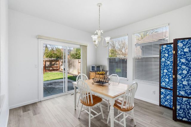 36 Holden Ct, Sacramento, CA 95835