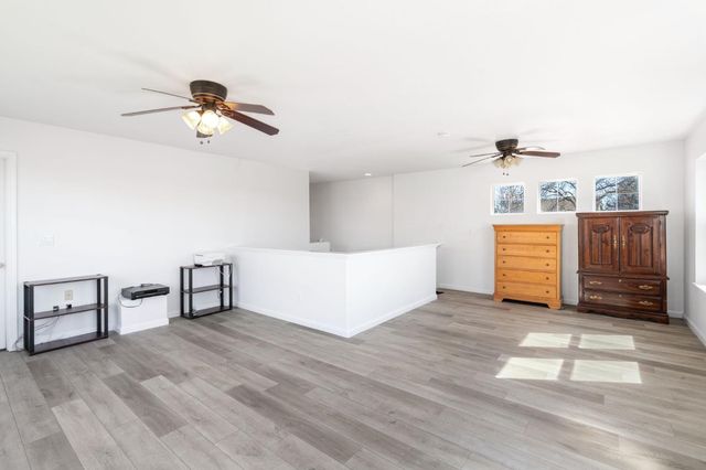 36 Holden Ct, Sacramento, CA 95835