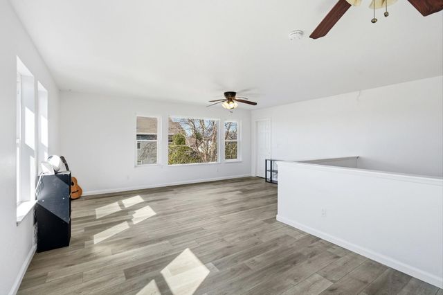 36 Holden Ct, Sacramento, CA 95835