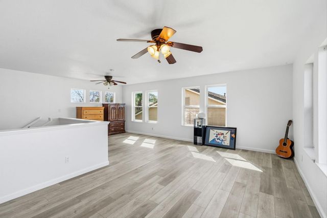 36 Holden Ct, Sacramento, CA 95835