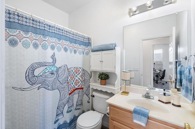 36 Holden Ct, Sacramento, CA 95835