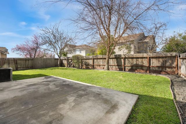 36 Holden Ct, Sacramento, CA 95835