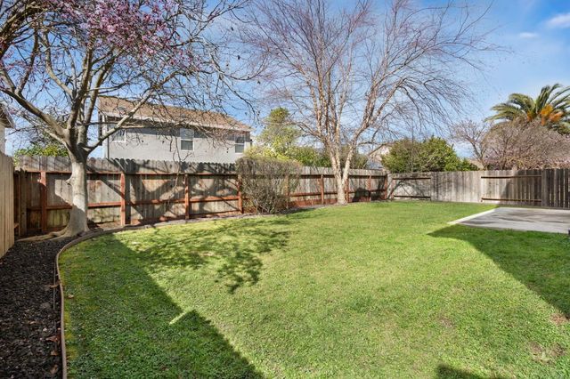 36 Holden Ct, Sacramento, CA 95835