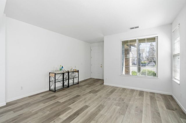 36 Holden Ct, Sacramento, CA 95835