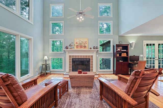 1010 Wren Ct, Kingston Springs, TN 37082