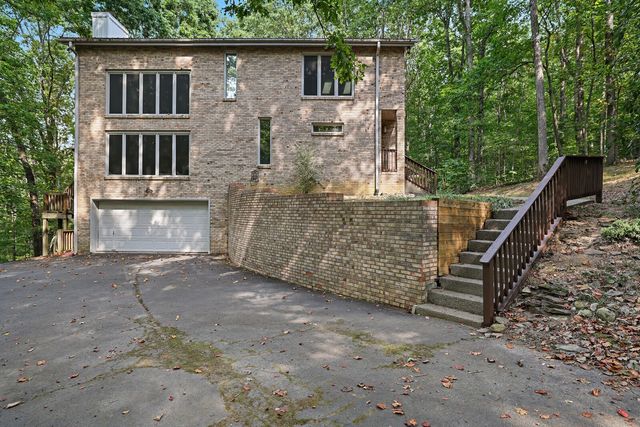 1010 Wren Ct, Kingston Springs, TN 37082