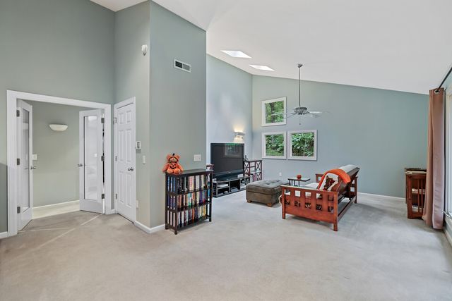 1010 Wren Ct, Kingston Springs, TN 37082