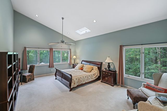 1010 Wren Ct, Kingston Springs, TN 37082