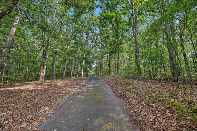 1010 Wren Ct, Kingston Springs, TN 37082