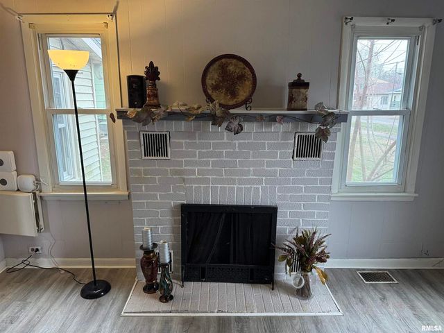 205 STATE Street, Christopher, IL 62822