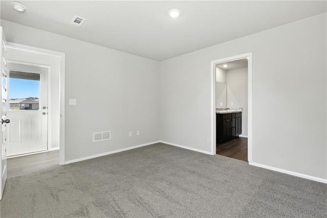 416 Valley View Drive, Tonganoxie, KS 66086