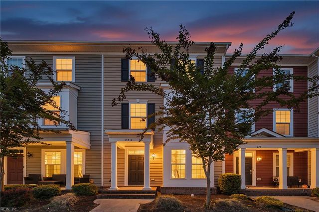 273 Tigerlilly DR, Portsmouth, VA 23701