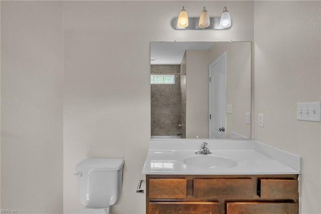 273 Tigerlilly DR, Portsmouth, VA 23701