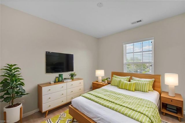 273 Tigerlilly DR, Portsmouth, VA 23701