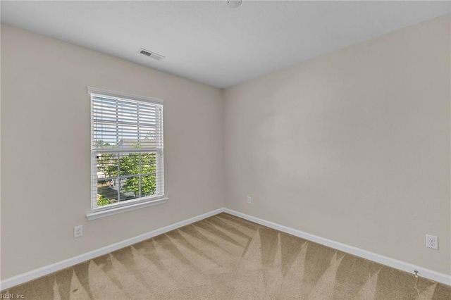 273 Tigerlilly DR, Portsmouth, VA 23701