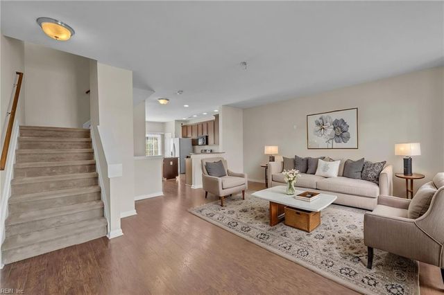 273 Tigerlilly DR, Portsmouth, VA 23701