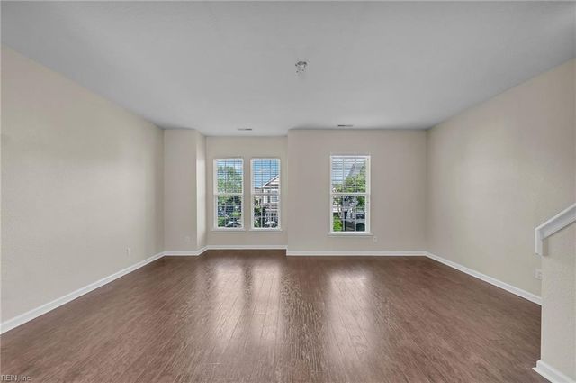 273 Tigerlilly DR, Portsmouth, VA 23701