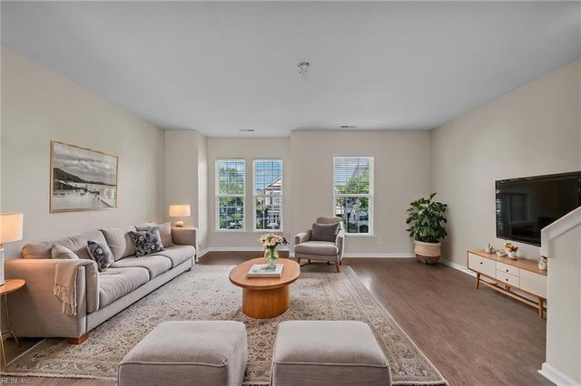 273 Tigerlilly DR, Portsmouth, VA 23701