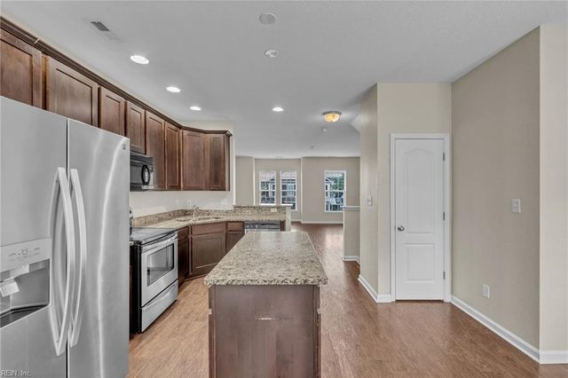 273 Tigerlilly DR, Portsmouth, VA 23701