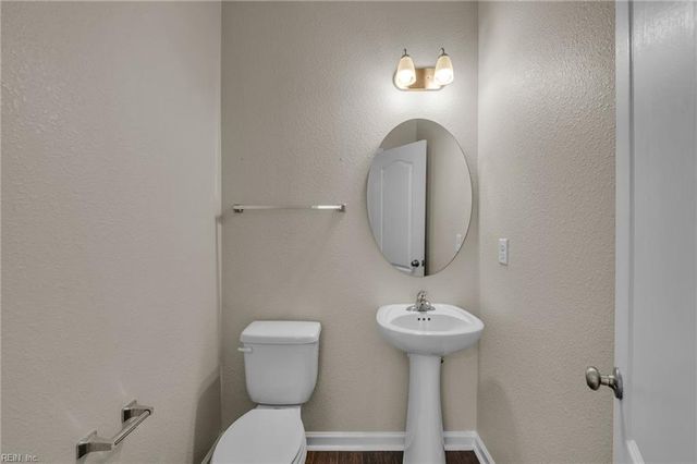 273 Tigerlilly DR, Portsmouth, VA 23701