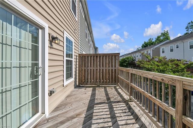 273 Tigerlilly DR, Portsmouth, VA 23701