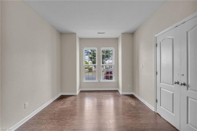 273 Tigerlilly DR, Portsmouth, VA 23701