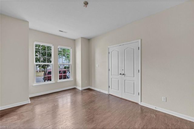 273 Tigerlilly DR, Portsmouth, VA 23701