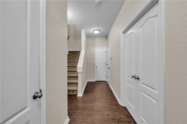 273 Tigerlilly DR, Portsmouth, VA 23701