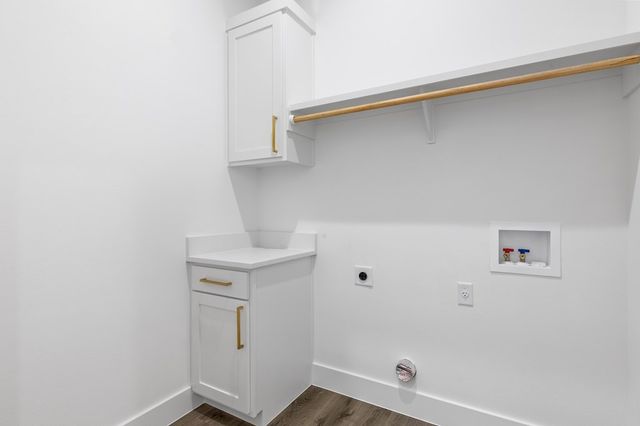 1827 Foothills Dr, Kerrville, TX 78028