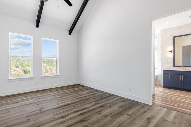 1827 Foothills Dr, Kerrville, TX 78028