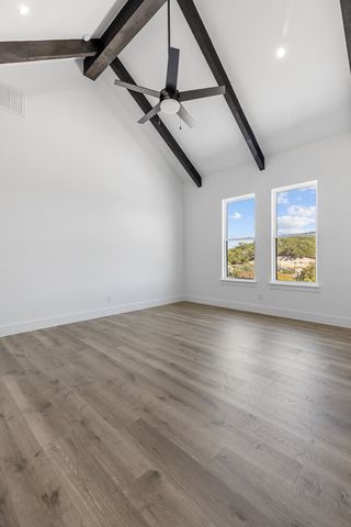 1827 Foothills Dr, Kerrville, TX 78028