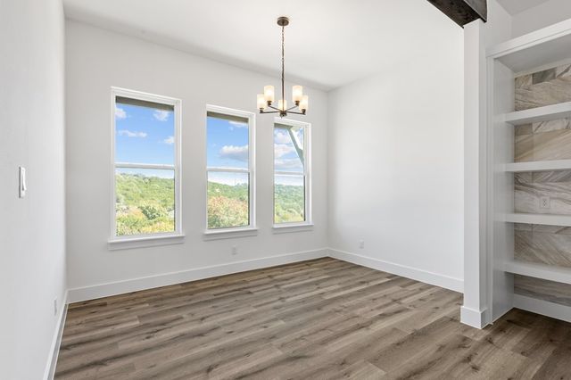 1827 Foothills Dr, Kerrville, TX 78028