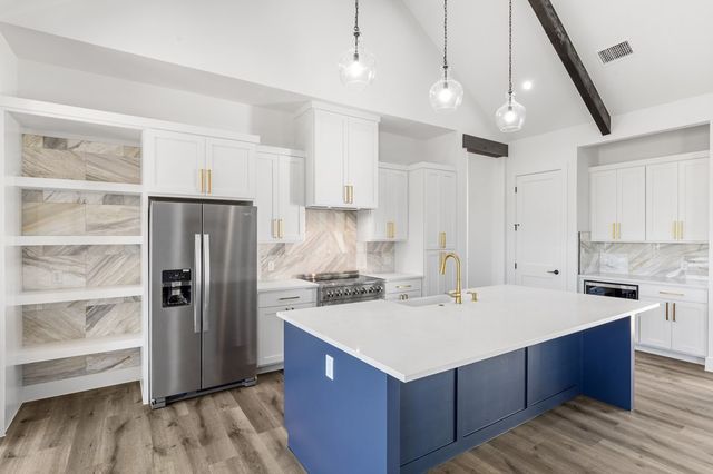 1827 Foothills Dr, Kerrville, TX 78028