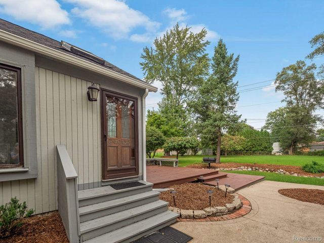 48070 SHELBY Road, Shelby Charter Township, MI 48317