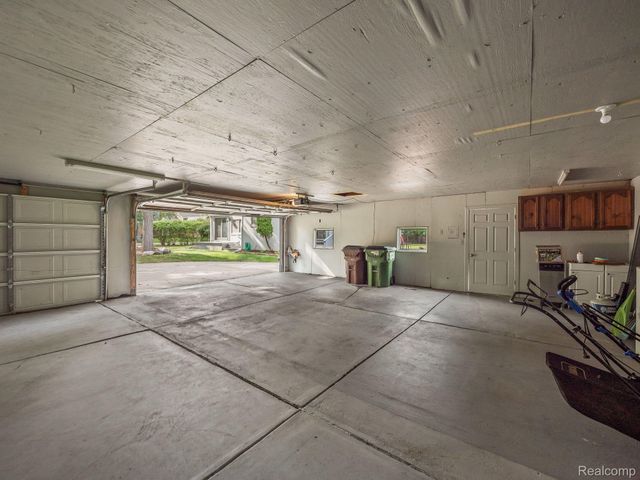 48070 SHELBY Road, Shelby Charter Township, MI 48317