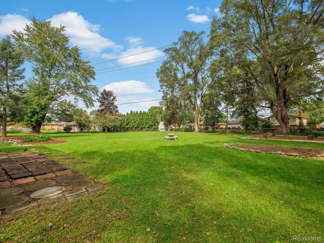 48070 SHELBY Road, Shelby Charter Township, MI 48317