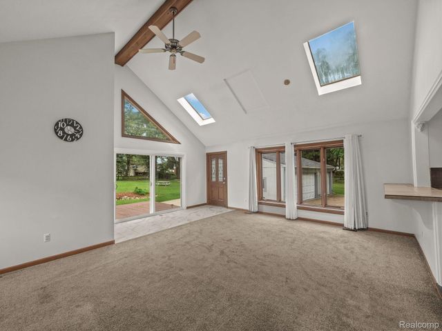 48070 SHELBY Road, Shelby Charter Township, MI 48317