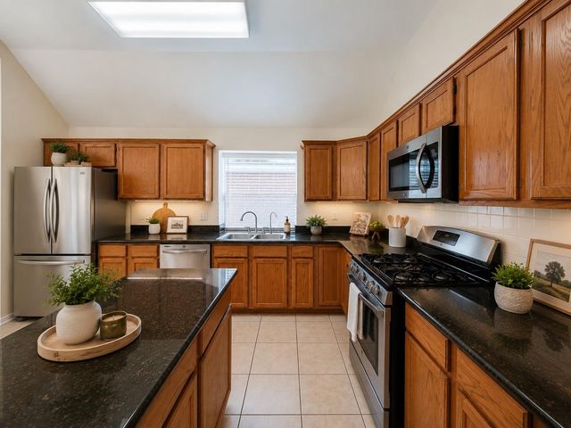 2930 Meadow Brook Drive, League City, TX 77573