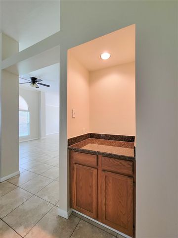 2930 Meadow Brook Drive, League City, TX 77573