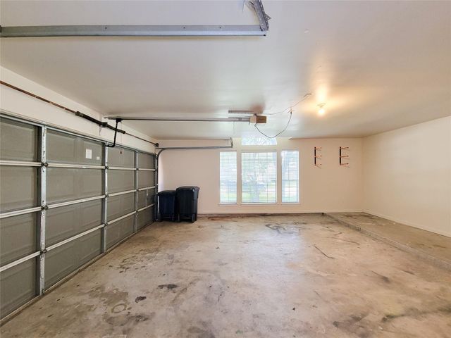 2930 Meadow Brook Drive, League City, TX 77573