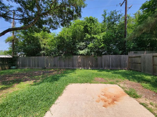 2930 Meadow Brook Drive, League City, TX 77573