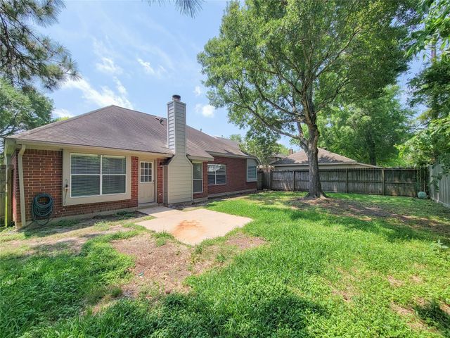 2930 Meadow Brook Drive, League City, TX 77573