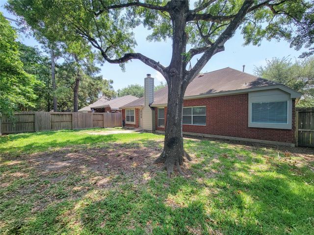 2930 Meadow Brook Drive, League City, TX 77573