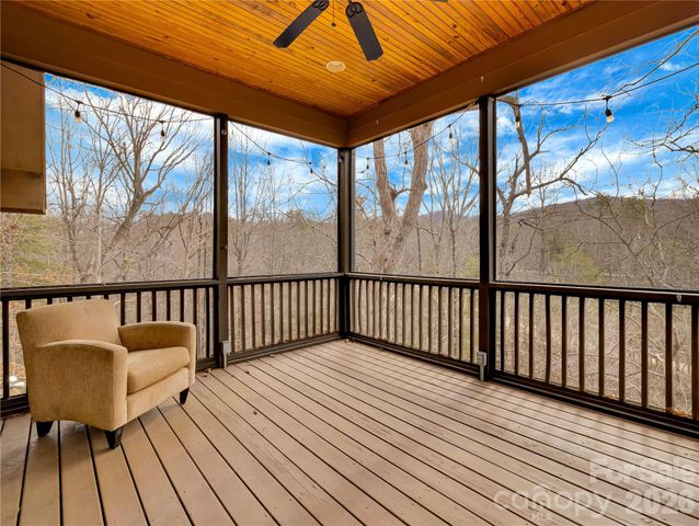 184 Deep Woods Lane, Saluda, NC 28773