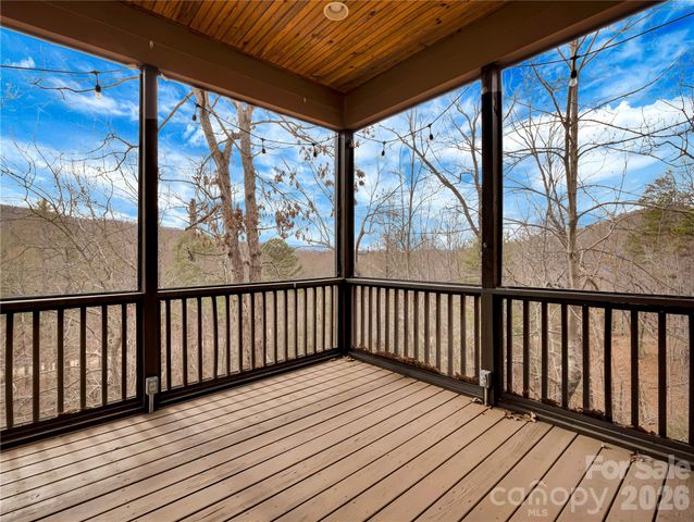 184 Deep Woods Lane, Saluda, NC 28773