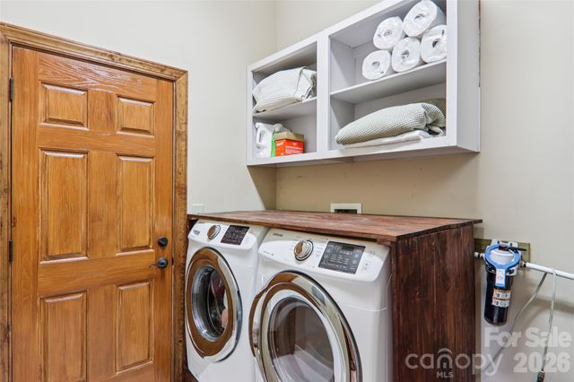 184 Deep Woods Lane, Saluda, NC 28773